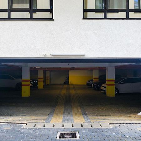 Dreamgarden Airport Apartment & Secure Parking & Airport Shuttle ヤシ エクステリア 写真