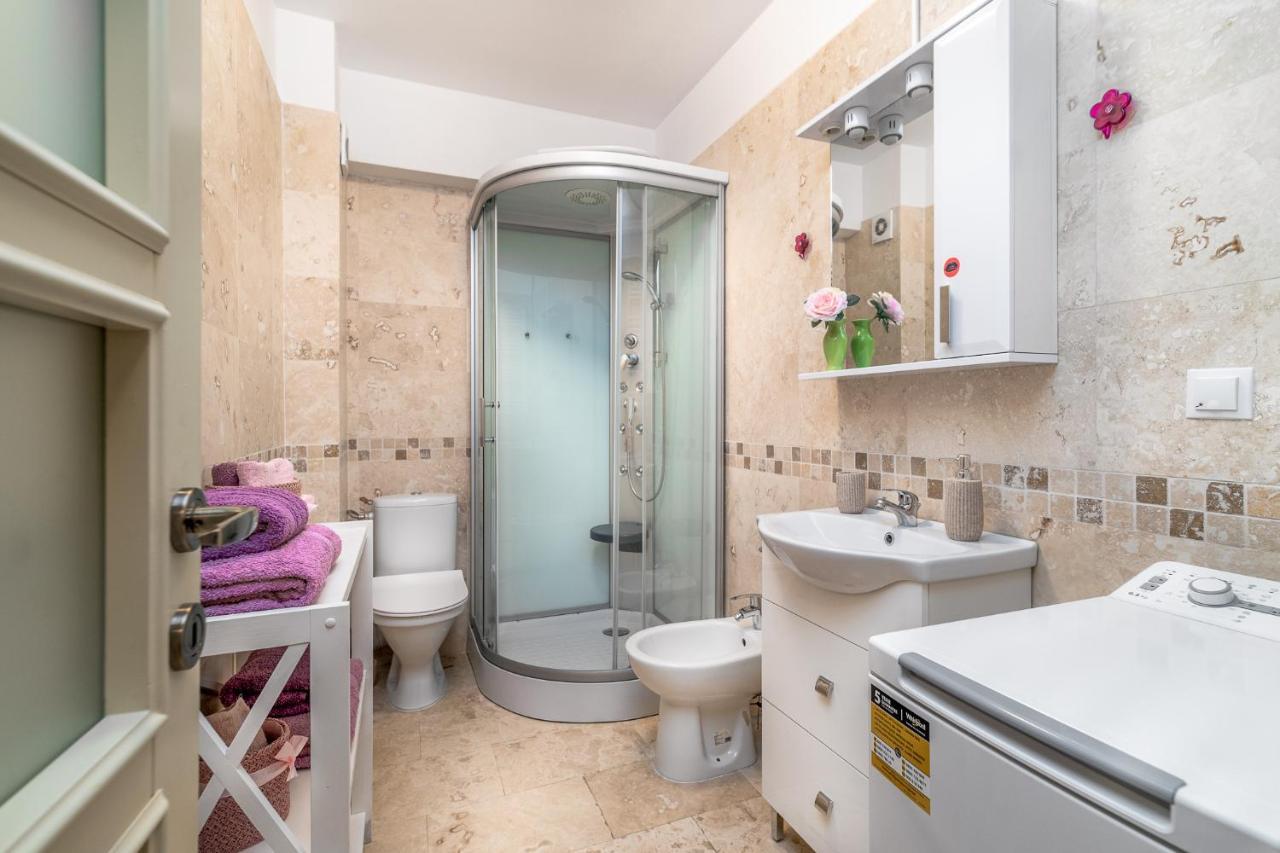 Dreamgarden Airport Apartment & Secure Parking & Airport Shuttle ヤシ エクステリア 写真