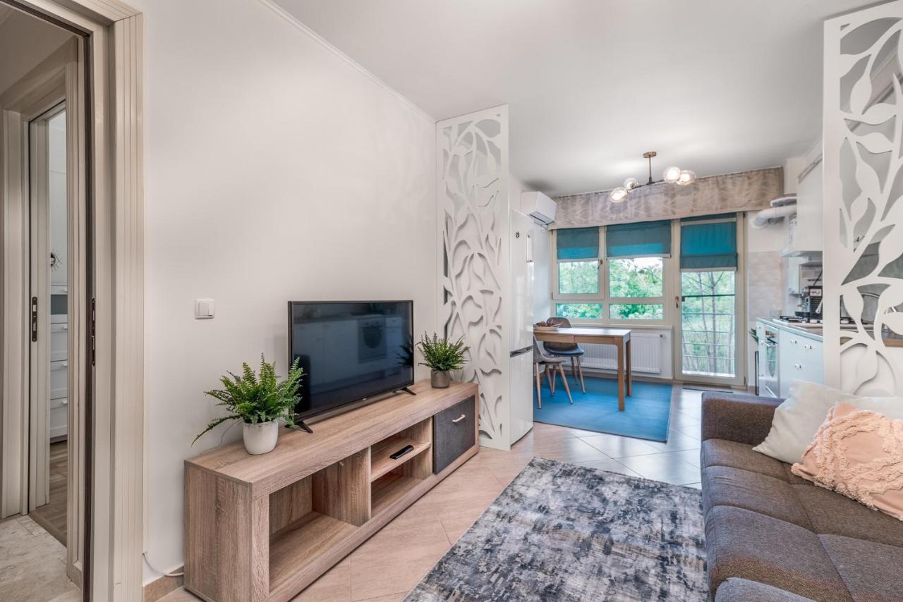 Dreamgarden Airport Apartment & Secure Parking & Airport Shuttle ヤシ エクステリア 写真