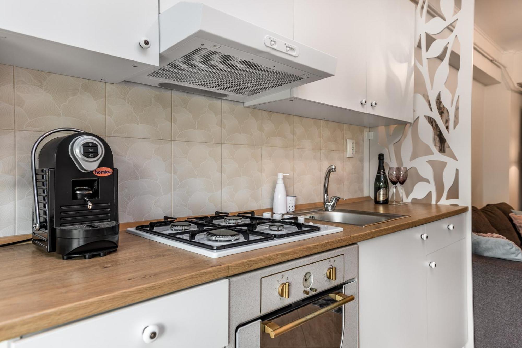 Dreamgarden Airport Apartment & Secure Parking & Airport Shuttle ヤシ エクステリア 写真