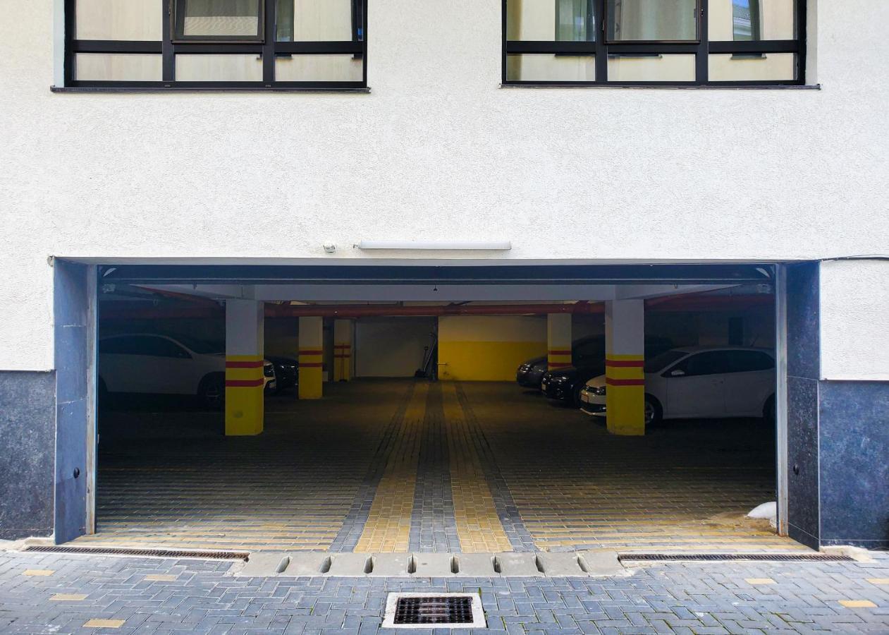 Dreamgarden Airport Apartment & Secure Parking & Airport Shuttle ヤシ エクステリア 写真